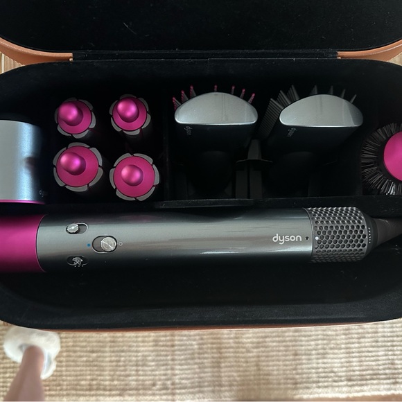 Dyson Hair Styling Set with Pink Accents - only used a few times - Picture 2 of 8